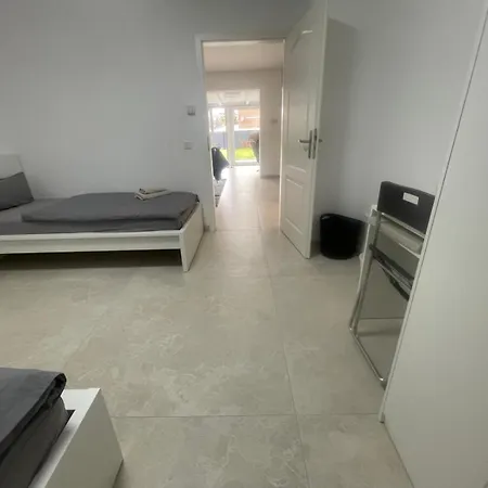 Ganzes Haus Mit Wunderschoenem Garten 7 Personen 度假居