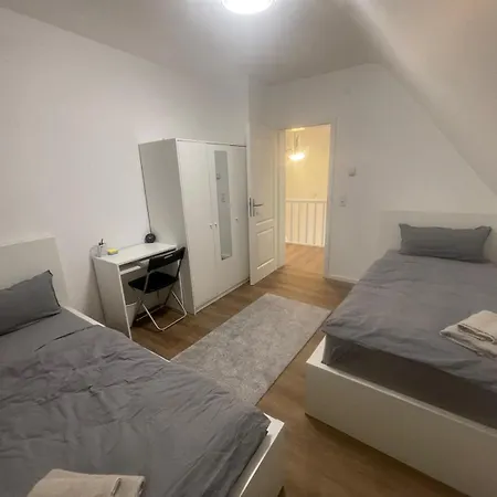 Ganzes Haus Mit Wunderschoenem Garten 7 Personen *